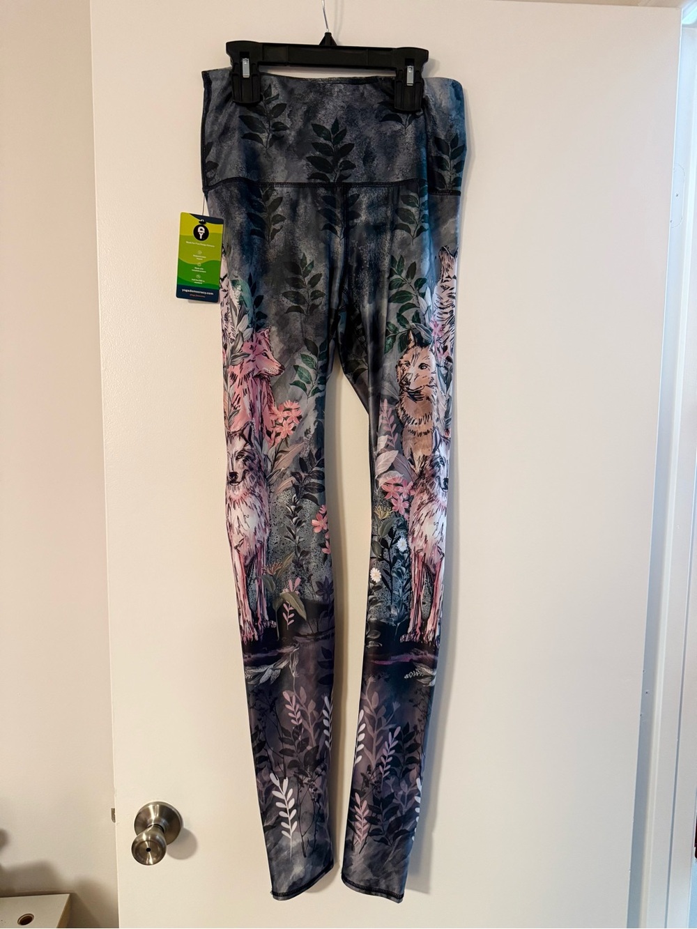 Yoga Democracy Unique Gray-Green Leggings w ‘La Loba’ Wolf Sketch Print Size M